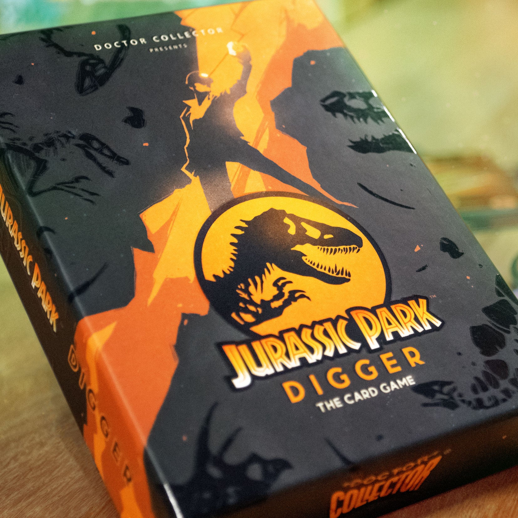 JURASSIC PARK 'DIGGER': The Card Game